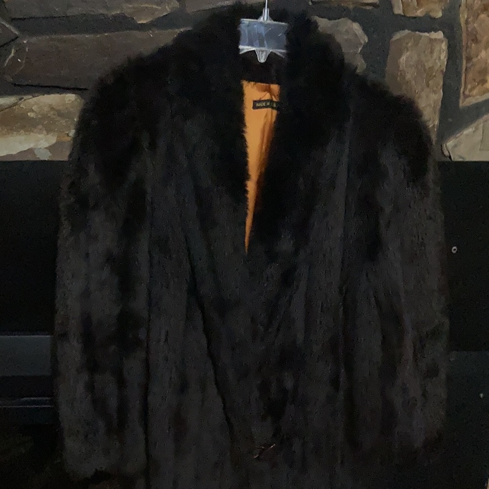 Lovely Brown fur coat. - Picture 2 of 4